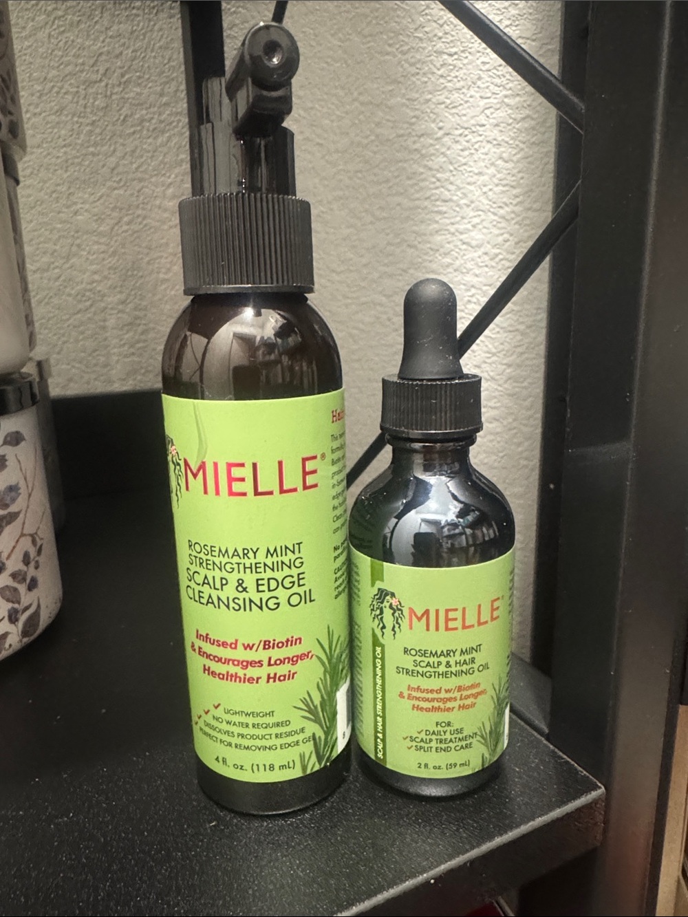 Mielle Rosemary Mint Strengthening Scalp & Edge Oil